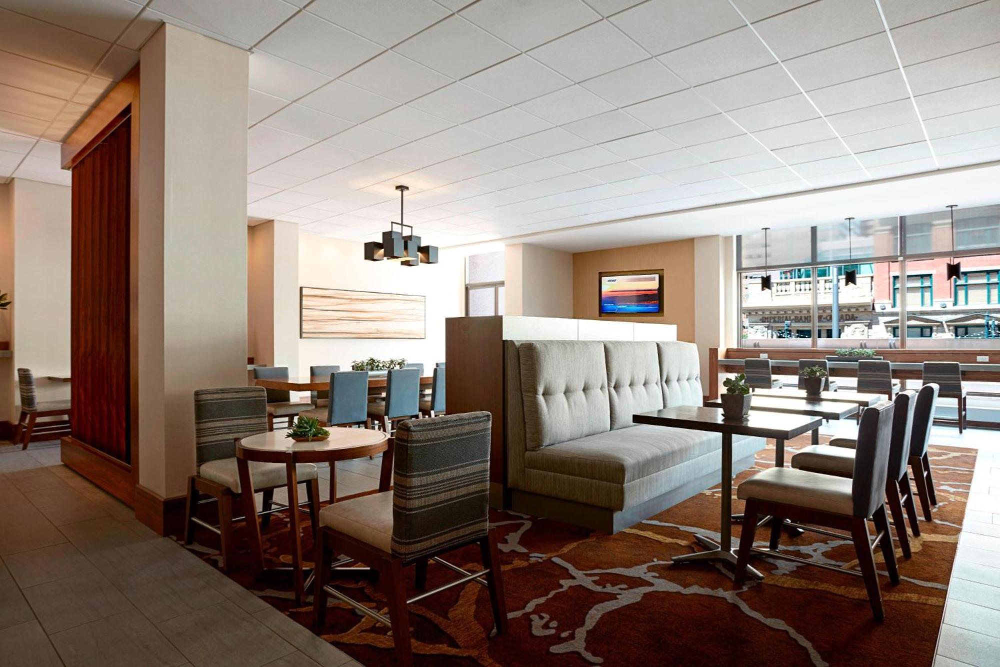 แคลกรี แมริออท ดาวน์ทาวน์ โฮเต็ล Hotel คาลการี ภายนอก รูปภาพ